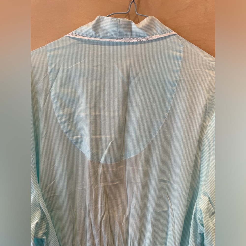 Vanity Fair long Cotton Robe - Picture 3 of 9